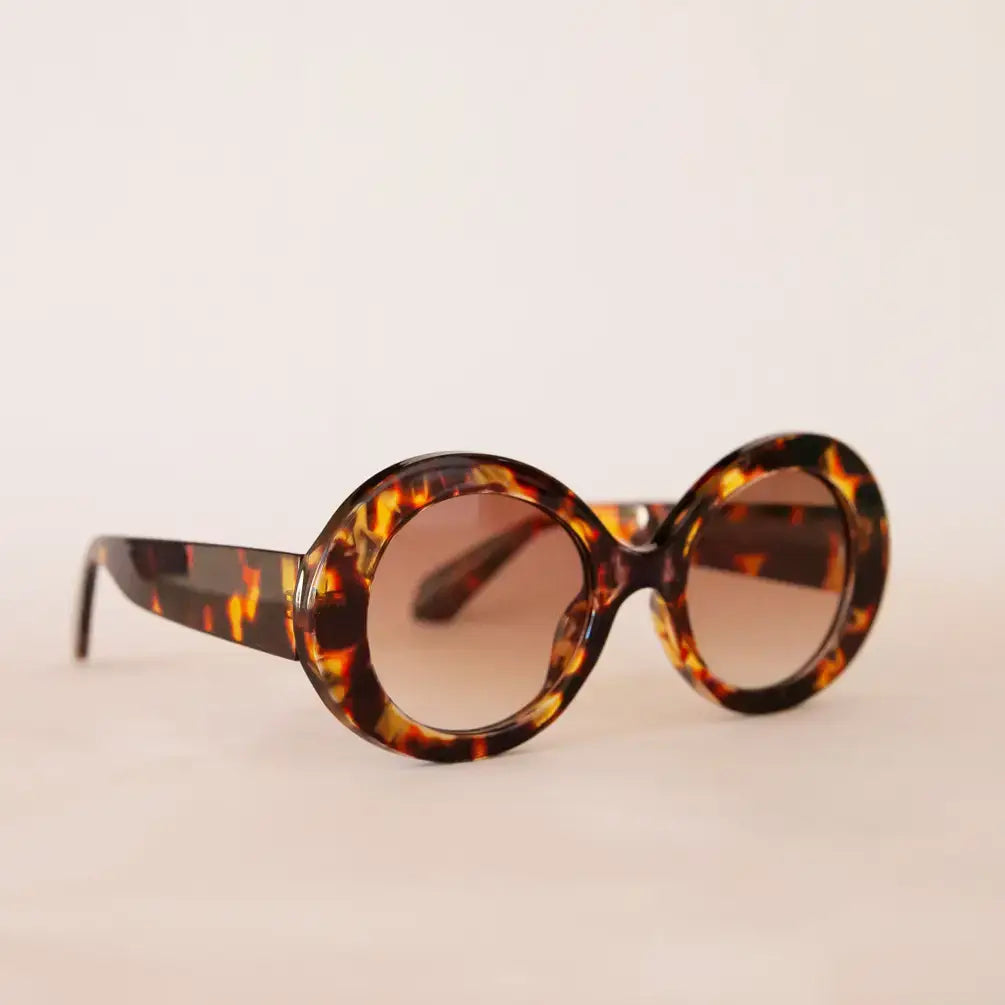 Frances Sunglasses: Black