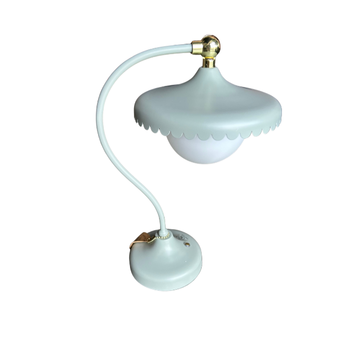Scalloped Rechargeable Table Lamp