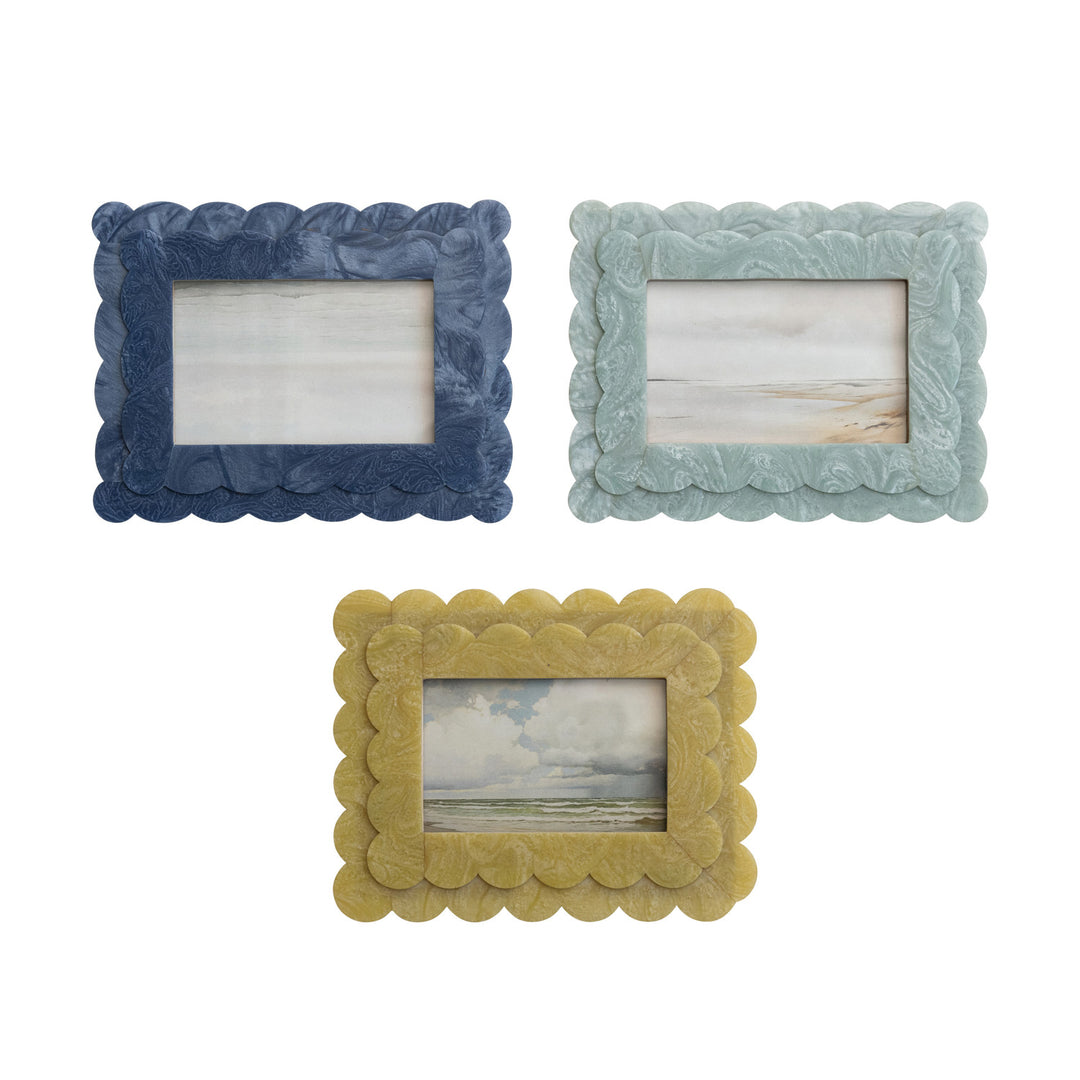Resin Scalloped Photo Frame